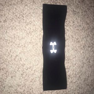 Under Armor Headband NWOT